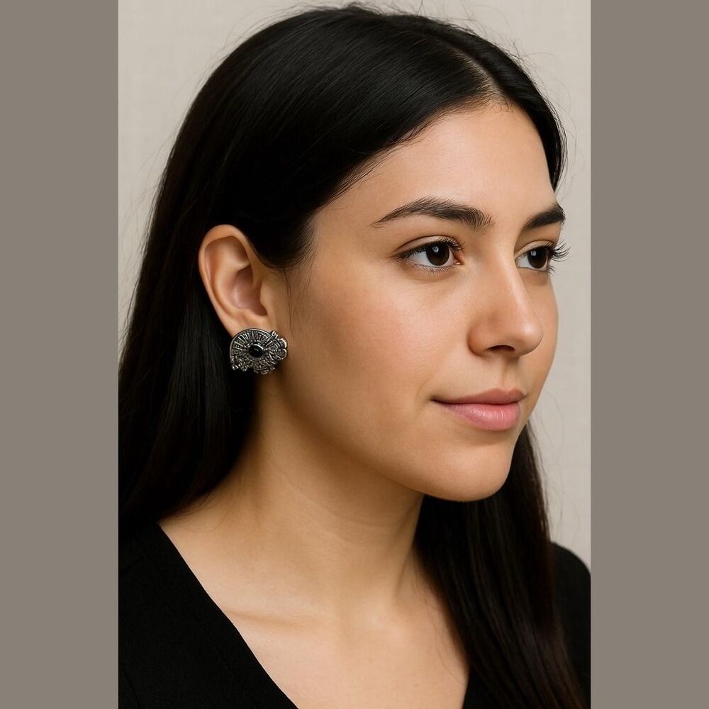 Women's Unbranded Black Silver Elephant Stud Earrings One Size
